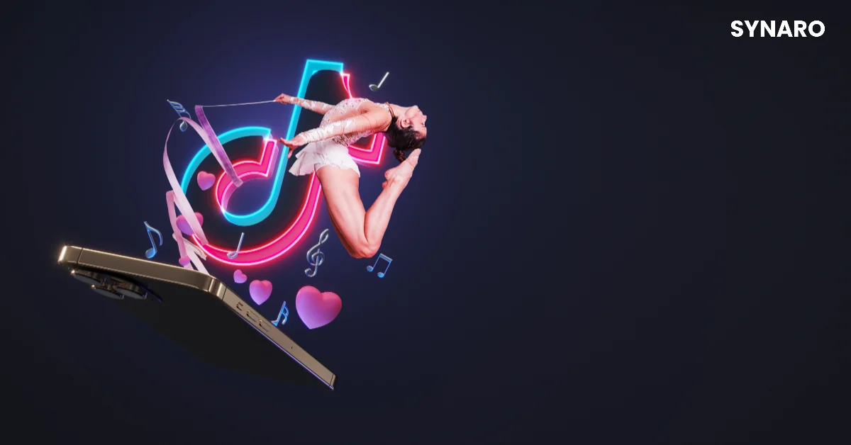 Person som scroller gjennom TikTok-feed på mobil